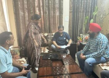 ਐਸ.ਡੀ.ਐਮ. ਨੇ ਗੁਰਸਿੱਖ ਨਾਗਰਿਕਾਂ ਨੂੰ ਐਸਜੀਪੀਸੀ ਦੀਆਂ ਵੋਟਾਂ ਬਣਾਉਣ ਲਈ ਟੀਮਾਂ ਨਾਲ ਡੋਰ ਟੂ ਡੋਰ ਮੁਹਿੰਮ ਚਲਾਈ