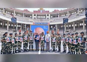 ਦੇਸ਼ ਦੇ ਸਭ ਤੋਂ ਉੱਚੇ ਤਿਰੰਗੇ ਝੰਡੇ ਨੂੰ ਦਰਸਾਉਂਦਾ ਵੀਡੀਓ ਅਤੇ ਕਿਤਾਬਚਾ ਅਟਾਰੀ ਬਾਰਡਰ ‘ਤੇ ਜਾਰੀ