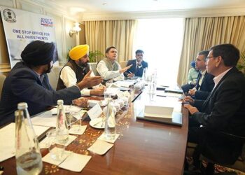 CM ਮਾਨ ਦੀਆਂ ਕੋਸ਼ਿਸ਼ਾਂ ਨਾਲ ਸੂਬੇ ਵਿੱਚ ਵੱਡੇ ਨਿਵੇਸ਼ ਪ੍ਰਾਜੈਕਟਾਂ ਲਈ ਰਾਹ ਪੱਧਰਾ ਹੋਇਆ: ਮੁੰਬਈ ਦੌਰੇ ਦੌਰਾਨ ਪ੍ਰਮੁੱਖ ਸਨਅਤਕਾਰਾਂ ਨਾਲ ਕੀਤੀ ਮੁਲਾਕਾਤ