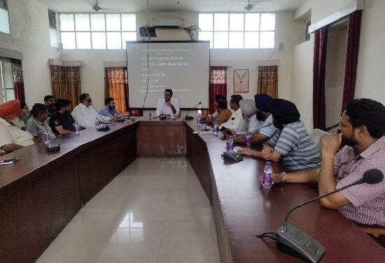 ਲੋਕਾਂ ਦੀਆਂ ਮੁਸ਼ਕਿਲਾਂ/ਸਮੱਸਿਆਵਾਂ ਦਾ ਸਮਾਂਬੱਧ ਹੱਲ ਕਰਨਾ ਪ੍ਰਸਾਸ਼ਨ ਦਾ ਪ੍ਰਮੁੱਖ ਕਰਤੱਵ- SDM ਜਸਪ੍ਰੀਤ ਸਿੰਘ