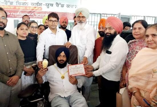 ਐੱਨ.ਐੱਸ.ਐੱਸ ਵਿਭਾਗ, ਰੈਡ ਰਿਬਨ ਕਲੱਬ,ਯੂਥ ਰੈੱਡ ਕਰਾਸ ਵੱਲੋਂ ਬ੍ਰਿਜਿੰਦਰਾ ਕਾਲਜ ਵਿਖੇ ਖੂਨਦਾਨ ਕੈਂਪ ਦਾ ਆਯੋਜਨ