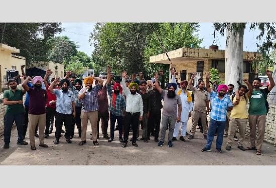 ਪੰਜਾਬ ਰੋਡਵੇਜ਼ ਪਨਬਸ/ਪੀ.ਆਰ.ਟੀ.ਸੀ ਕੰਟਰੈਕਟ ਵਰਕਰਜ ਯੂਨੀਅਨ ਵੱਲੋਂ ਗੇਟ ਰੈਲੀ