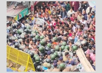 Big Breaking: ਹੁਣ ਹਿਮਾਚਲ ‘ਚ ਮਸਜਿਦ ਨੂੰ ਲੈ ਕੇ ਵਿਵਾਦ! ਹਿੰਦੂ ਸੰਗਠਨਾਂ ਅਤੇ ਪੁਲਿਸ ਵਿਚਾਲੇ ਝੜਪ, ਮਾਰੀਆਂ ਪਾਣੀ ਦੀਆਂ ਬੁਛਾੜਾਂ