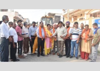 ਹੁਸ਼ਿਆਰਪੁਰ: ਕੈਬਨਿਟ ਮੰਤਰੀ ਜਿੰਪਾ ਨੇ ਵਾਰਡ ਨੰਬਰ 2 ‘ਚ ਗਲੀਆਂ ਦੇ ਨਿਰਮਾਣ ਕਾਰਜ ਦੀ ਕਰਵਾਈ ਸ਼ੁਰੂਆਤ