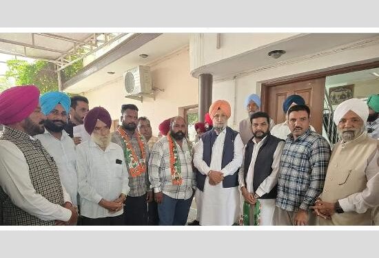 ਡੇਰਾ ਬਾਬਾ ਨਾਨਕ: ਪਿੰਡ ਗਾਜੀਪੁਰ ਵਿਖੇ AAP ਨੂੰ ਝਟਕਾ, ਕ‌ਈ ਪਰਿਵਾਰ ਕਾਂਗਰਸ ‘ਚ ਸ਼ਾਮਲ