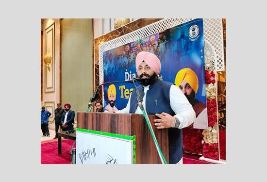ਅਧਿਆਪਕਾਂ ਨਾਲ ਸੰਵਾਦ” ਪ੍ਰੋਗਰਾਮ ਤਹਿਤ ਸਿੱਖਿਆ ਮੰਤਰੀ ਹਰਜੋਤ ਬੈਂਸ ਨੇ ਫਾਜ਼ਿਲਕਾ ਦੇ ਅਧਿਆਪਕਾਂ ਨਾਲ ਕੀਤੀ ਗੱਲਬਾਤ