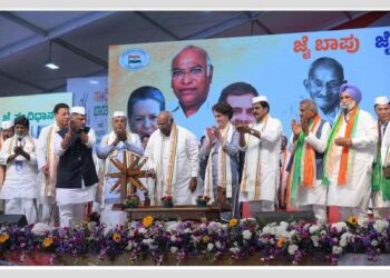 ਸੁਖਜਿੰਦਰ ਰੰਧਾਵਾ ਕਰਨਾਟਕ ਦੇ ਬੇਲਗਾਮ ਵਿਖੇ ਕਾਂਗਰਸ ਵੱਲੋਂ ਆਯੋਜਿਤ ਜੈ ਬਾਪੂ – ਜੈ ਭੀਮ – ਜੈ ਸਵਿਧਾਨ ਰੈਲੀ ਵਿੱਚ ਸ਼ਾਮਲ ਹੋ‌ਏ