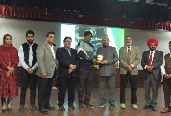 ਵਿਧਾਇਕ ਡਾਕਟਰ ਜਮੀਲ ਉਰ ਰਹਿਮਾਨ ਨੇ ਅੱਠਵੀਂ ਤੋਂ ਬਾਰਵੀਂ ਤੱਕ ਦੇ ਪੁਜੀਸ਼ਨਾਂ ਹਾਸਲ ਕਰਨ ਨੂੰ ਵਿਦਿਆਰਥੀਆਂ ਨੂੰ ਕੀਤਾ ਸਨਮਾਨਿਤ