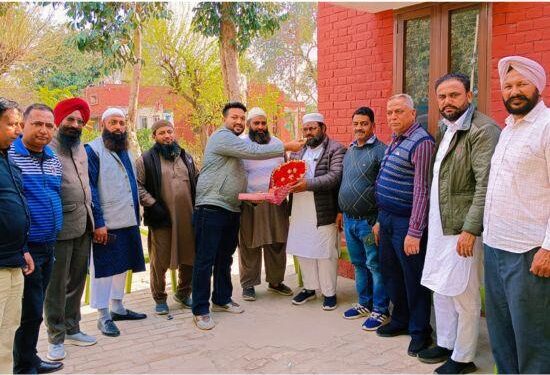ਮਾਰਕੀਟ ਕਮੇਟੀ ਮਾਲੇਰਕੋਟਲਾ ਦੇ ਨਿਯੁਕਤ ਹੋਏ ਚੇਅਰਮੈਨ ਜਾਫਰ ਅਲੀ ਦਾ ਮੂੰਹ ਮਿੱਠਾ ਕਰਵਾ ਕੇ ਕੀਤਾ ਆਪ ਆਗੂਆਂ ਨੇ ਪਾਰਟੀ ਦਾ ਧੰਨਵਾਦ