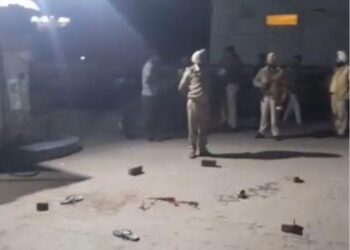 ਲੁਟੇਰਿਆਂ ਨੇ ਪੰਪ ਦੇ ਕਰੰਦਿਆਂ ਨੂੰ ਮਾਰੀਆਂ ਗੋਲੀਆਂ, ਇੱਕ ਦੀ ਮੌਤ ,ਇੱਕ ਗੰਭੀਰ ਜ਼ਖਮੀ