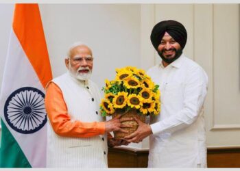 ਰਵਨੀਤ ਬਿੱਟੂ ਵੱਲੋਂ ਪ੍ਰਧਾਨ ਮੰਤਰੀ ਮੋਦੀ ਨਾਲ ਮੁਲਾਕਾਤ, ਪਾਕਿਸਤਾਨ ’ਤੇ ਜਿੱਤ ਦੀ ਦਿੱਤੀ ਵਧਾਈ