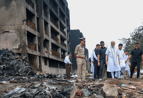 ਪ੍ਰਧਾਨ ਮੰਤਰੀ ਮੋਦੀ ਅਹਿਮਦਾਬਾਦ ਜਹਾਜ਼ ਹਾਦਸੇ ਵਾਲੀ ਥਾਂ ‘ਤੇ ਪਹੁੰਚੇ