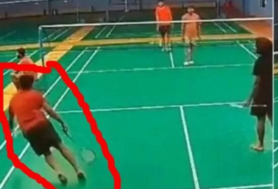 Live Death Video: ਸਟੇਡੀਅਮ ‘ਚ ਬੈਡਮਿੰਟਨ ਖਿਡਾਰੀ ਦੀ ਲਾਈਵ ਮੌਤ ਦੇਖ ਕੇ ਹਰ ਕੋਈ ਹੈਰਾਨ, ਡਾਕਟਰਾਂ ਨੇ ਦੱਸੀ ਵਜ੍ਹਾ!
