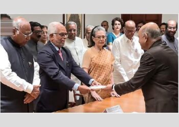 Vice-President Election: Sudarshan Reddy ਨੇ ਨਾਮਜ਼ਦਗੀ ਪੱਤਰ ਦਾਖਲ ਕੀਤਾ, ਸੋਨੀਆ ਗਾਂਧੀ ਸਮੇਤ ਕਈ ਵੱਡੇ ਆਗੂ ਮੌਜੂਦ ਸਨ