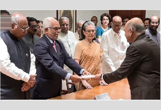 Vice-President Election: Sudarshan Reddy ਨੇ ਨਾਮਜ਼ਦਗੀ ਪੱਤਰ ਦਾਖਲ ਕੀਤਾ, ਸੋਨੀਆ ਗਾਂਧੀ ਸਮੇਤ ਕਈ ਵੱਡੇ ਆਗੂ ਮੌਜੂਦ ਸਨ