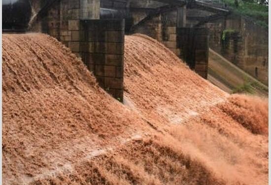 Chandigarh : ਖੋਲ੍ਹ ਦਿੱਤੇ Sukhna Lake ਦੇ Flood Gate, ਪਾਣੀ ਖ਼ਤਰੇ ਦੇ ਨਿਸ਼ਾਨ ਤੋਂ ਪਾਰ! ਟੁੱਟ ਗਿਆ ਪੁਲ