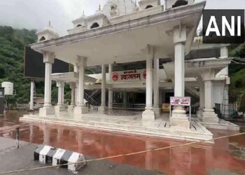 Vaishno Devi ਯਾਤਰਾ 9ਵੇਂ ਦਿਨ ਵੀ ਮੁਲਤਵੀ : Landslide ਅਤੇ ਭਾਰੀ ਮੀਂਹ ਦਾ ਕਹਿਰ ਜਾਰੀ, ਕਈ ਰਾਜਾਂ ਵਿੱਚ Red Alert