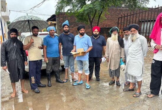 ਹੜ੍ਹ ਪ੍ਰਭਾਵਿਤ ਖੇਤਰਾਂ ਵਿੱਚ ਪਸ਼ੂਆਂ ਦੇ ਇਲਾਜ ਲਈ 24 ਟੀਮਾਂ ਲਗਾਈਆਂ ””