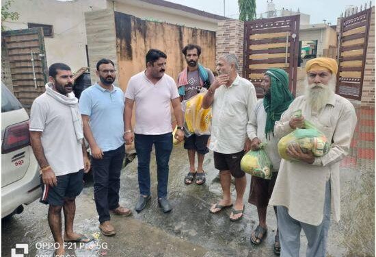 ਹੜ੍ਹ ਪ੍ਰਭਾਵਿਤ ਖੇਤਰਾਂ ਵਿੱਚ ਰਾਹਤ ਸਮਗਰੀ ਦੀ ਵੰਡ ਨਿਰਵਿਘਨ ਜਾਰੀ