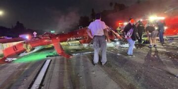 Helicopter ਹੋਇਆ ਕ੍ਰੈਸ਼! ਅਸਮਾਨ ਤੋਂ ‘ਅੱਗ ਦਾ ਗੋਲਾ’ ਬਣ ਕੇ ਹਾਈਵੇ ‘ਤੇ ਡਿੱਗਿਆ