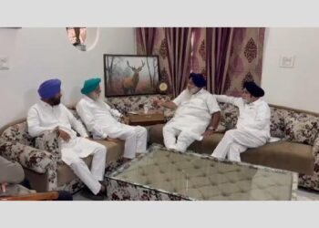 ਸੁਖਬੀਰ ਤੇ ਰਾਜੇਵਾਲ ਵਿਚਾਲੇ ਵੱਡੀ ਮੀਟਿੰਗ! ਸਿਆਸੀ ਅਟਕਲਾਂ ਤੇਜ਼