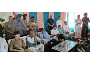 ਗਵਰਨਰ ਕਟਾਰੀਆ ਭਗਵਾਨ ਵਾਲਮੀਕੀ ਜੀ ਦੇ ਚਰਨਾਂ ਹੋਏ ਨਤਮਸਤਕ