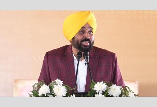 CM ਮਾਨ ਨੇ ਹੜ੍ਹ ਰਾਹਤ ਫੰਡ ਨਾ ਮਿਲਣ ‘ਤੇ ਕੇਂਦਰ ਨੂੰ ਘੇਰਿਆ, ਪੜ੍ਹੋ ਕੀ ਕਿਹਾ