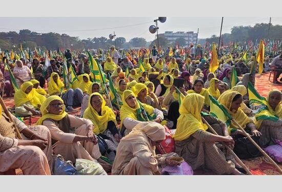 Chandigarh ‘ਚ ਹਜ਼ਾਰਾਂ ਦੀ ਗਿਣਤੀ ਵਿੱਚ ਕਿਸਾਨਾਂ ਦਾ ਪ੍ਰਦਰਸ਼ਨ! ਹੜ੍ਹ ਪ੍ਰਭਾਵਿਤ ਫਸਲਾਂ ਦੇ ਮੁਆਵਜ਼ੇ ਦੀ ਮੰਗ;