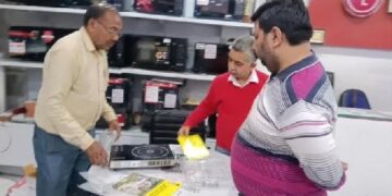 ਰਸੋਈ ਗੈਸ ਦੀ ਕਿੱਲਤ ਦੀ ਅਫਵਾਹ: ਬਾਜ਼ਾਰ ‘ਚ ਇੰਡਕਸ਼ਨ ਅਤੇ ਪੁਰਾਣੇ ਸਟੋਵਾਂ ਦੀ ਮੰਗ ਵਧੀ; ਸਟਾਕ ਹੋਇਆ ਖ਼ਤਮ