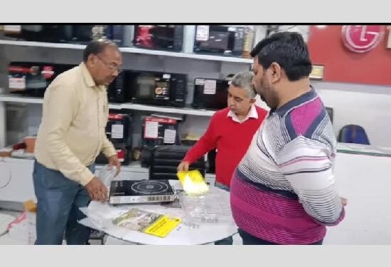 ਰਸੋਈ ਗੈਸ ਦੀ ਕਿੱਲਤ ਦੀ ਅਫਵਾਹ: ਬਾਜ਼ਾਰ ‘ਚ ਇੰਡਕਸ਼ਨ ਅਤੇ ਪੁਰਾਣੇ ਸਟੋਵਾਂ ਦੀ ਮੰਗ ਵਧੀ; ਸਟਾਕ ਹੋਇਆ ਖ਼ਤਮ