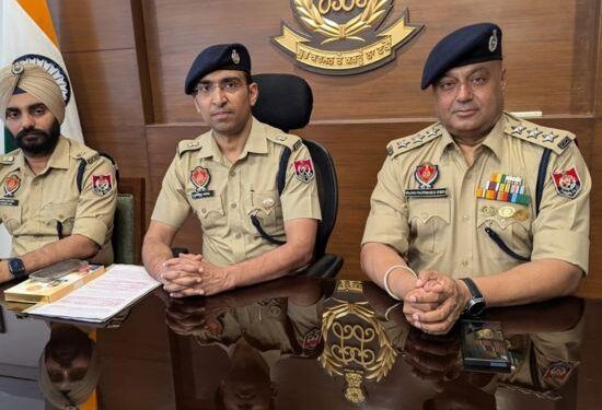 ਮੋਹਾਲੀ ਪੁਲਿਸ ਵੱਲੋਂ ਸੈਕਟਰ-89, ਮੋਹਾਲੀ ਵਿਖੇ ਫਾਈਰਿੰਗ ਕਰਨ ਵਾਲੇ 3 ਮੁਲਜ਼ਮ ਗ੍ਰਿਫਤਾਰ